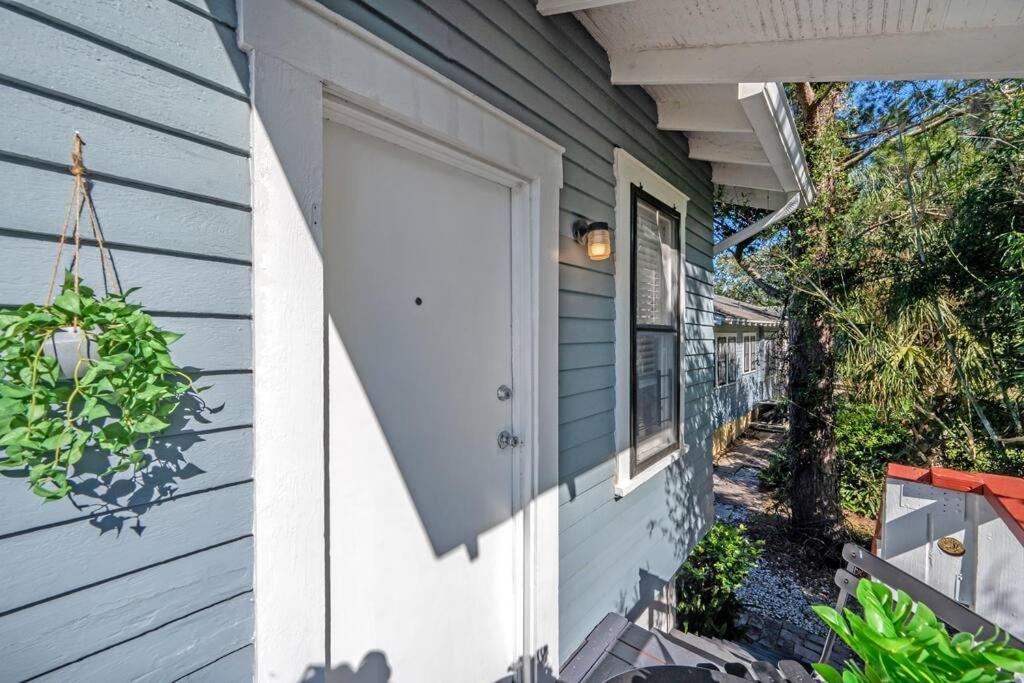 Jungle Themed Apt. Close To Coffee, Food + Shops! タンパ エクステリア 写真